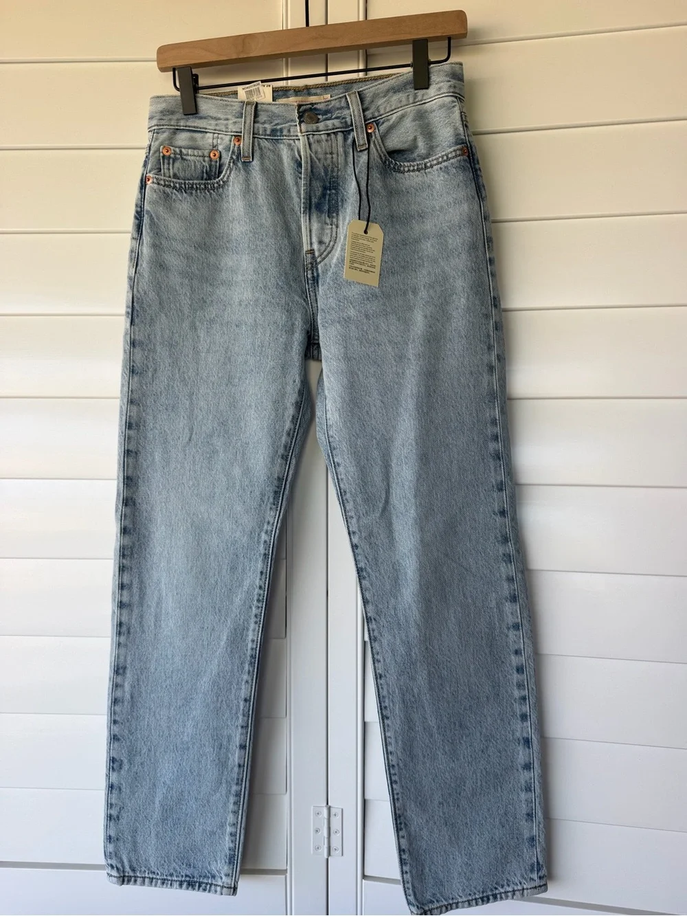 Levi's Light Wash Women's wedgie straight Jeans with Signature Back Pocket